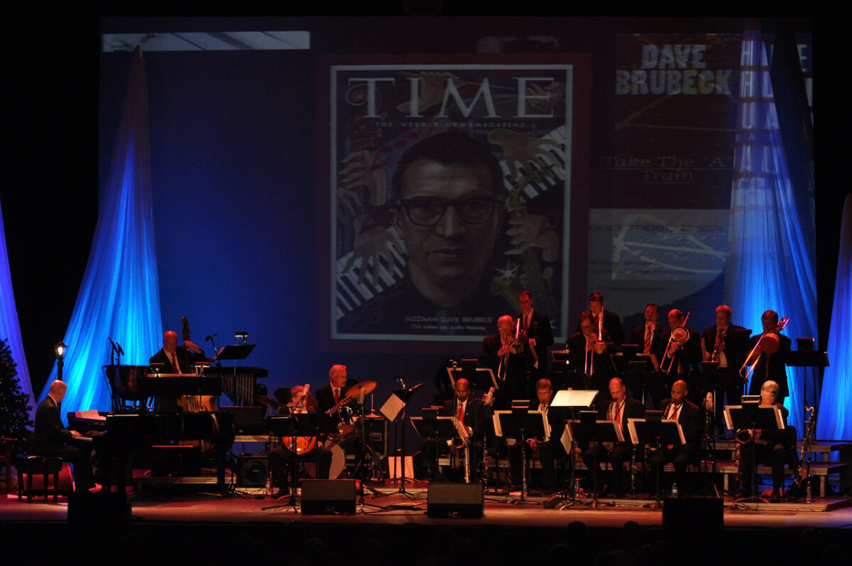 Knoxville Jazz Orchestra Pendamping Konser Jazz Di Amerika